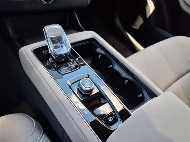2026 Volvo XC90 B6 Plus Bright Theme 7P