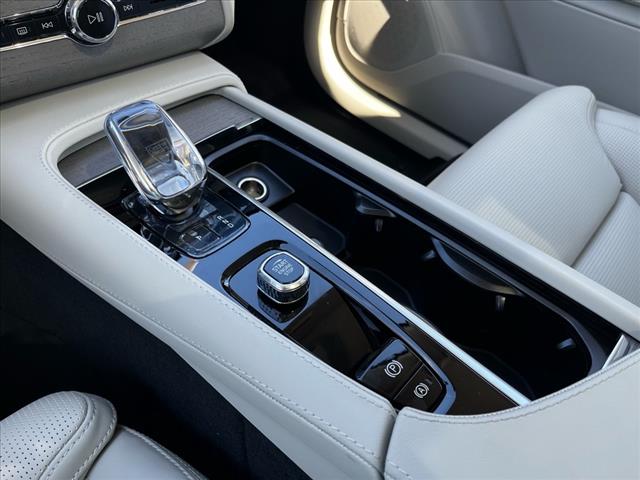 2025 Volvo XC90 B6 Ultra Bright Theme 7P