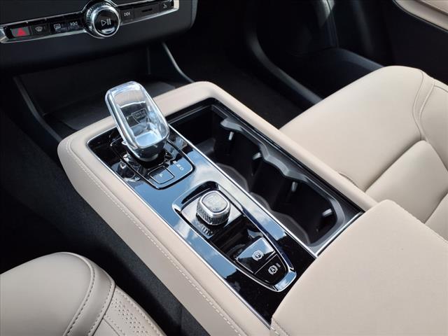 2025 Volvo XC90 T8 Plus Bright Theme 7P