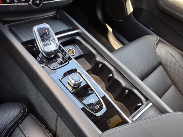 2026 Volvo XC60 PLUG-IN HYBRID T8 Ultra Black Edition
