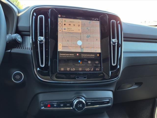 2026 Volvo XC40 B4 Plus Bright Theme