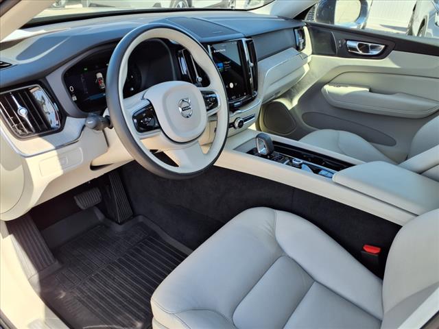 2023 Volvo XC60 B5 Plus Bright Theme