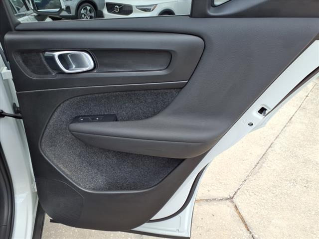 2024 Volvo XC40 B5 Plus Bright Theme