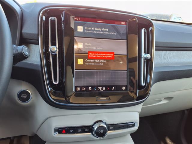 2025 Volvo XC40 B5 Plus Bright Theme