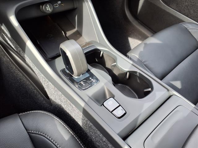 2025 Volvo XC40 B5 Core Bright Theme