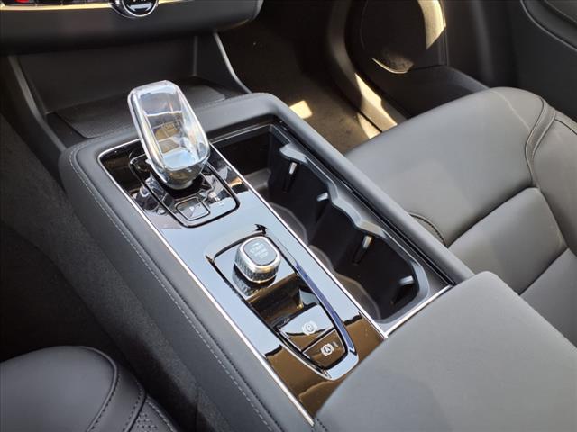 2025 Volvo XC90 B5 Plus Bright Theme 6P