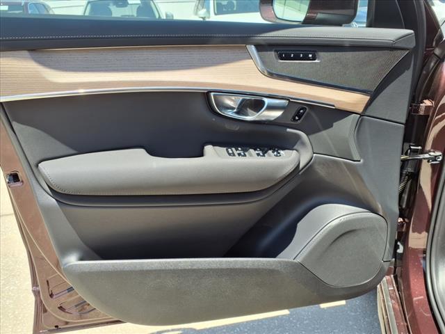 2025 Volvo XC90 B5 Core Bright Theme
