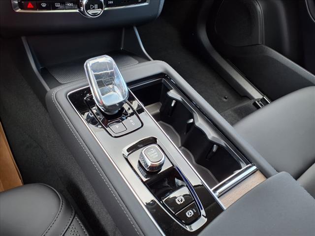 2025 Volvo XC90 B5 Plus Bright Theme 7P