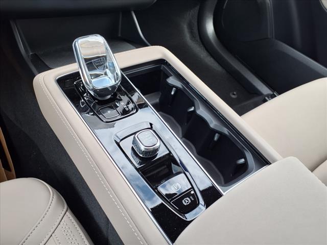 2026 Volvo XC90 B5 Plus Bright Theme 7P