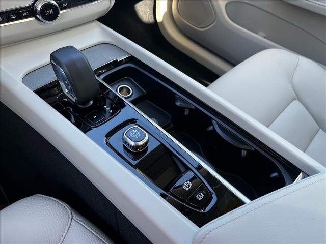 2025 Volvo XC60 B5 Plus Dark Theme