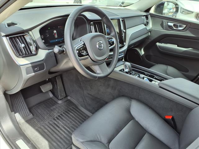 2025 Volvo XC60 B5 Plus Dark Theme