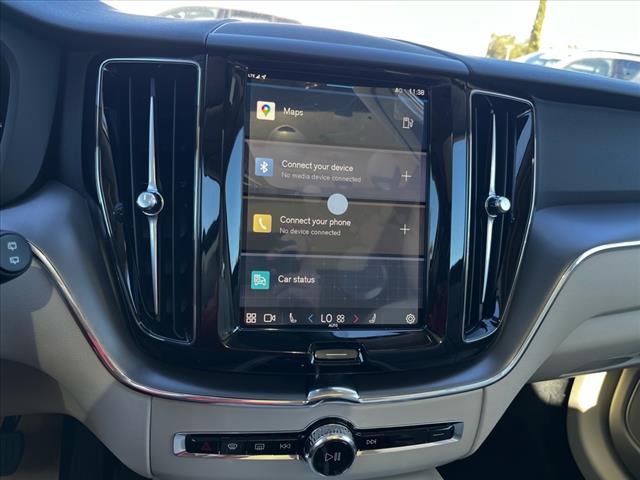 2025 Volvo XC60 B5 Core Dark Theme