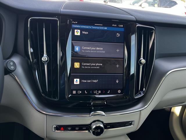 2025 Volvo XC60 B5 Core Dark Theme