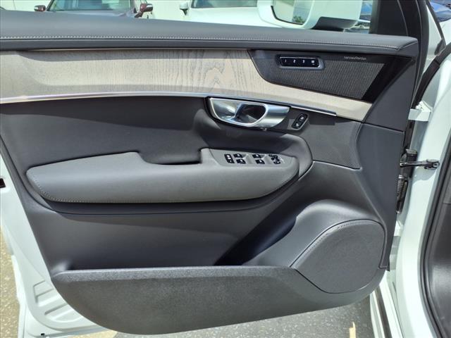 2025 Volvo XC90 T8 Ultra Bright Theme 7P