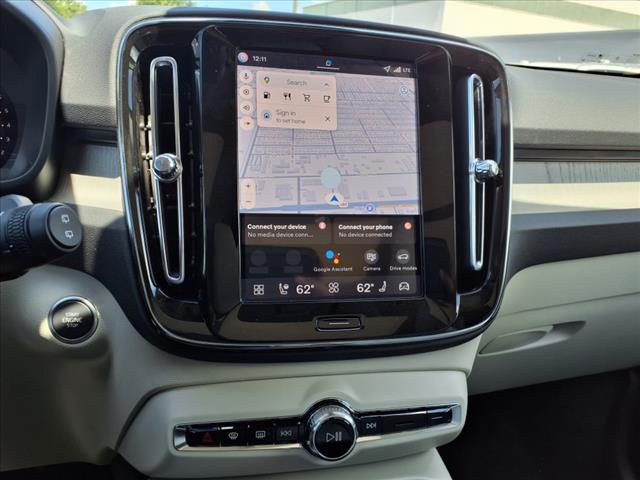 2026 Volvo XC40 B4 Plus Bright Theme