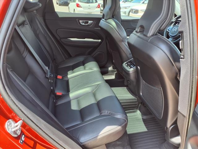 2022 Volvo XC60 B5 Inscription