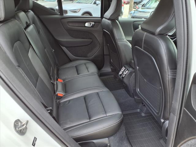 2024 Volvo XC40 B5 Plus Bright Theme