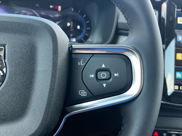 2025 Volvo XC40 B5 Plus Bright Theme