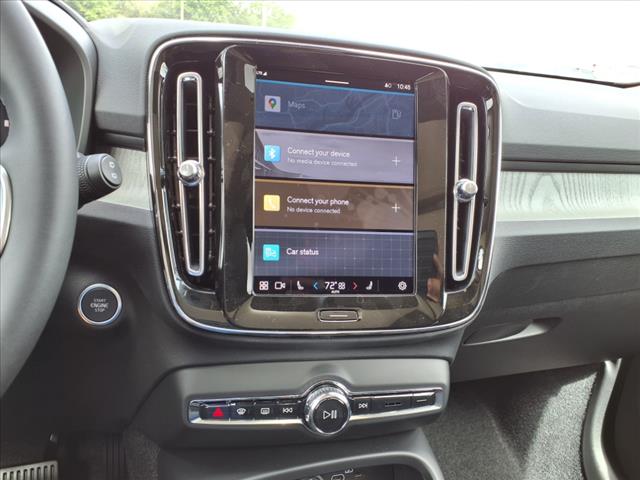 2025 Volvo XC40 B5 Plus Bright Theme