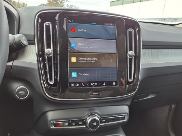 2025 Volvo XC40 B5 Core Bright Theme