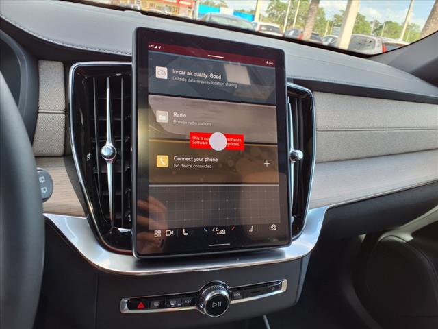 2025 Volvo XC90 B5 Core Bright Theme