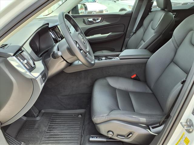 2025 Volvo XC60 B5 Plus Dark Theme