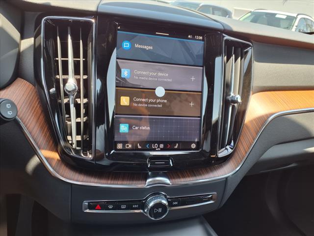 2025 Volvo XC60 B5 Plus Dark Theme