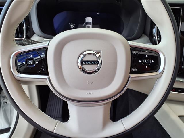 2025 Volvo XC60 B5 Plus Dark Theme