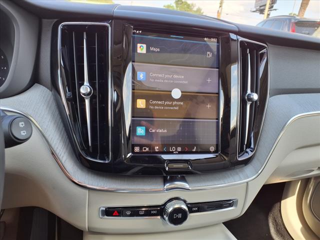 2025 Volvo XC60 B5 Plus Dark Theme