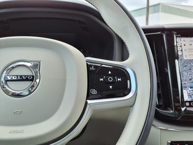 2025 Volvo XC60 B5 Core Dark Theme