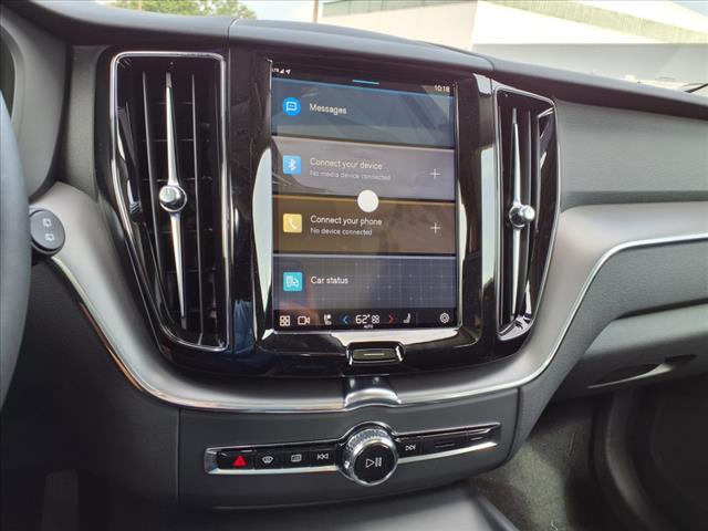 2025 Volvo XC60 B5 Core Dark Theme