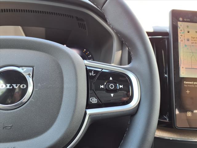2026 Volvo XC60 B5 Core Dark Theme