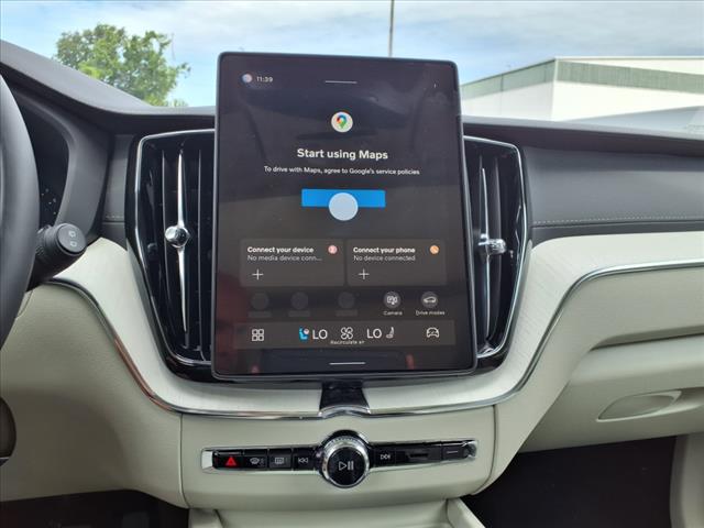 2026 Volvo XC60 B5 Ultra Dark Theme
