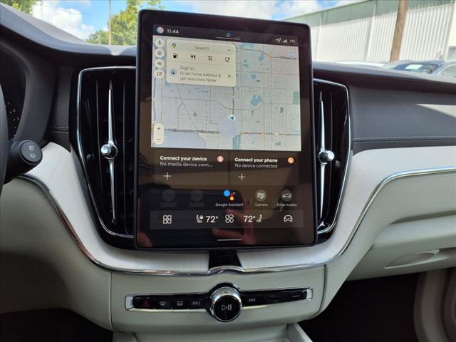 2026 Volvo XC60 B5 Ultra Dark Theme