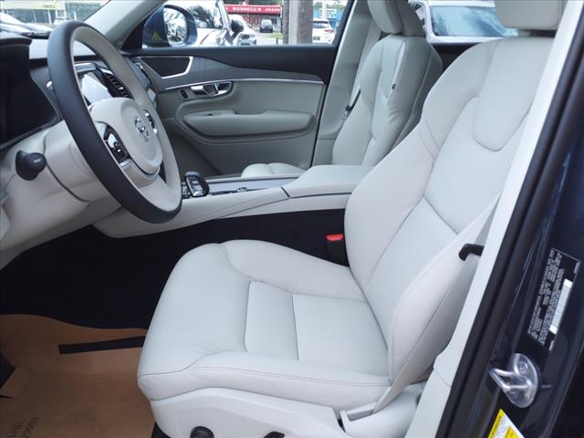 2025 Volvo XC90 B6 Plus Bright Theme 7P