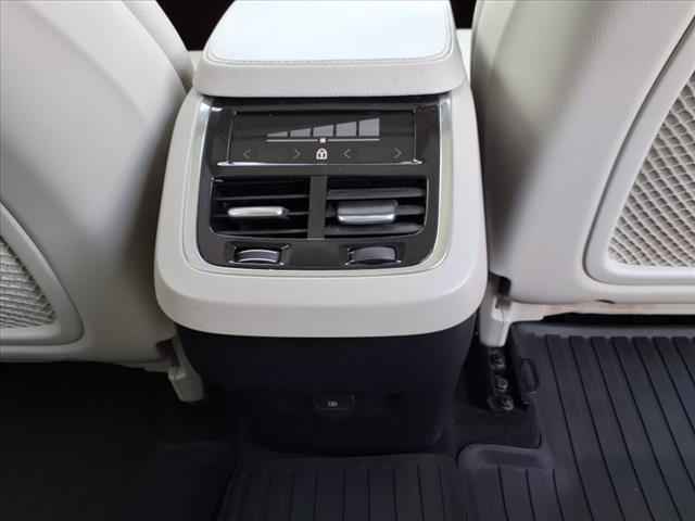 2022 Volvo XC90 T5 Momentum