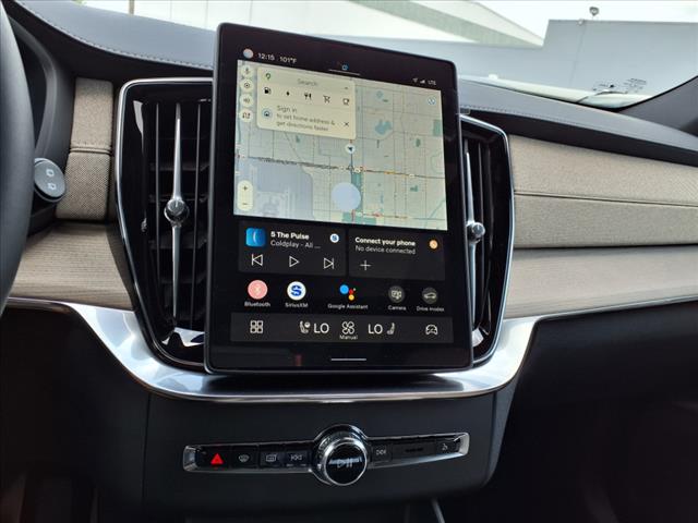 2025 Volvo XC90 T8 Core Bright Theme