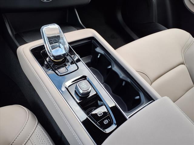 2025 Volvo XC90 T8 Plus Bright Theme 7P