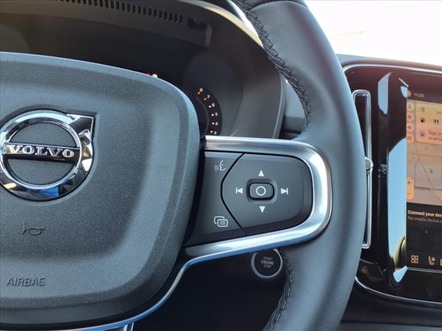 2026 Volvo XC40 B4 Plus Bright Theme