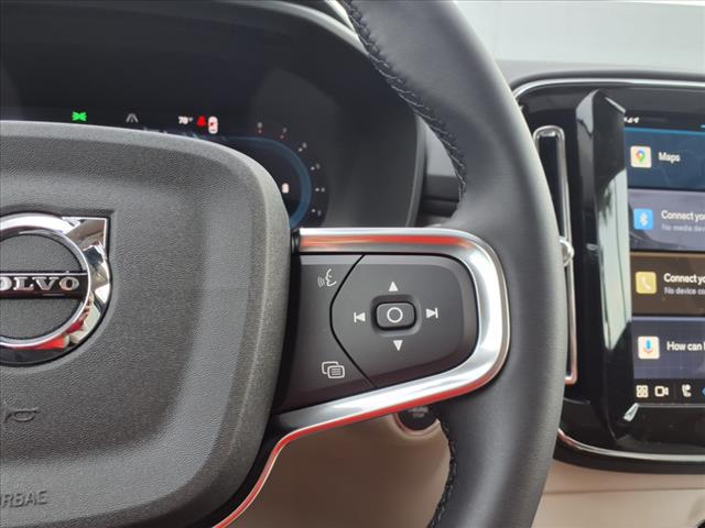 2025 Volvo XC40 B5 Plus Dark Theme