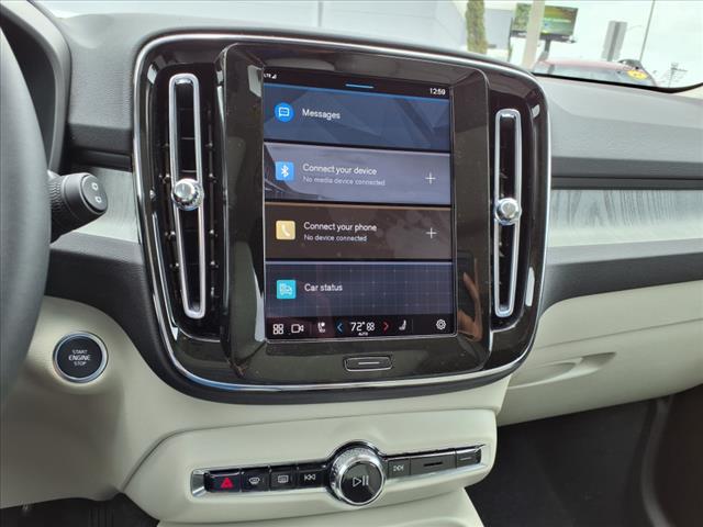 2025 Volvo XC40 B5 Plus Dark Theme