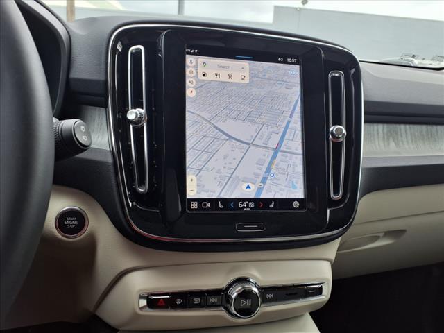 2025 Volvo XC40 B5 Plus Bright Theme