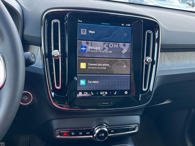 2025 Volvo XC40 B5 Plus Bright Theme