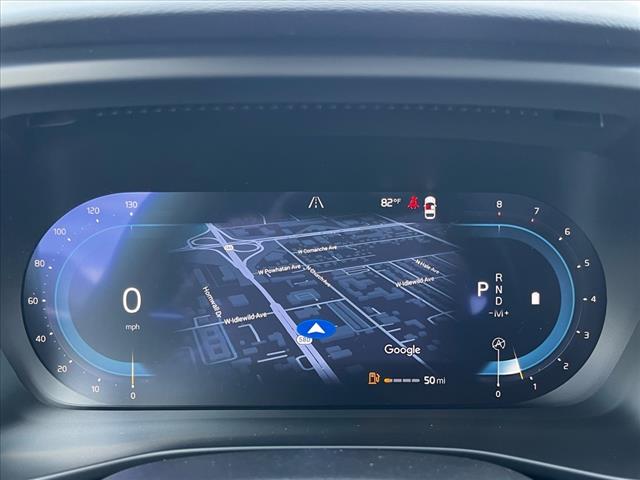 2025 Volvo XC40 B5 Ultra Bright Theme