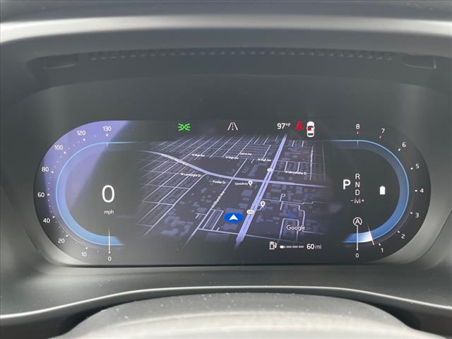 2025 Volvo XC40 B5 Ultra Bright Theme