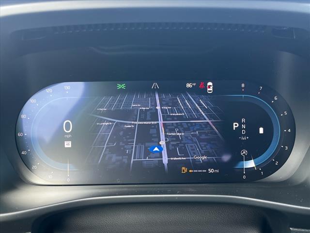 2025 Volvo XC40 B5 Ultra Bright Theme
