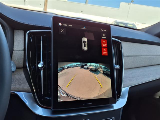 2025 Volvo XC90 B5 Core Bright Theme