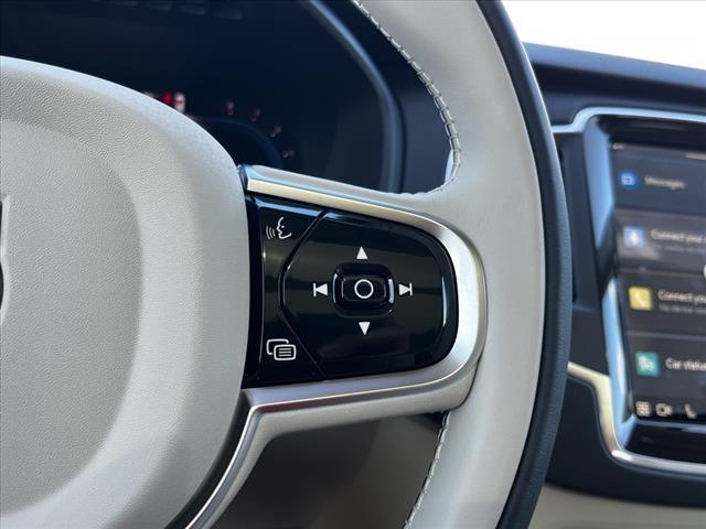 2025 Volvo XC90 B5 Core Bright Theme