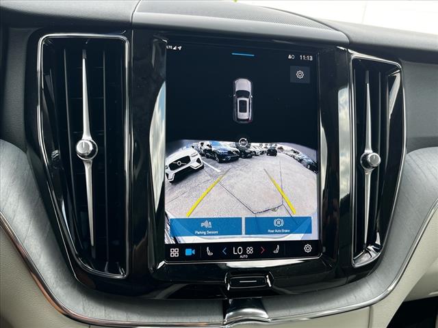 2025 Volvo XC60 B5 Plus Dark Theme