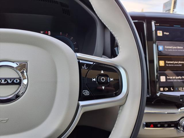 2025 Volvo XC60 B5 Plus Dark Theme
